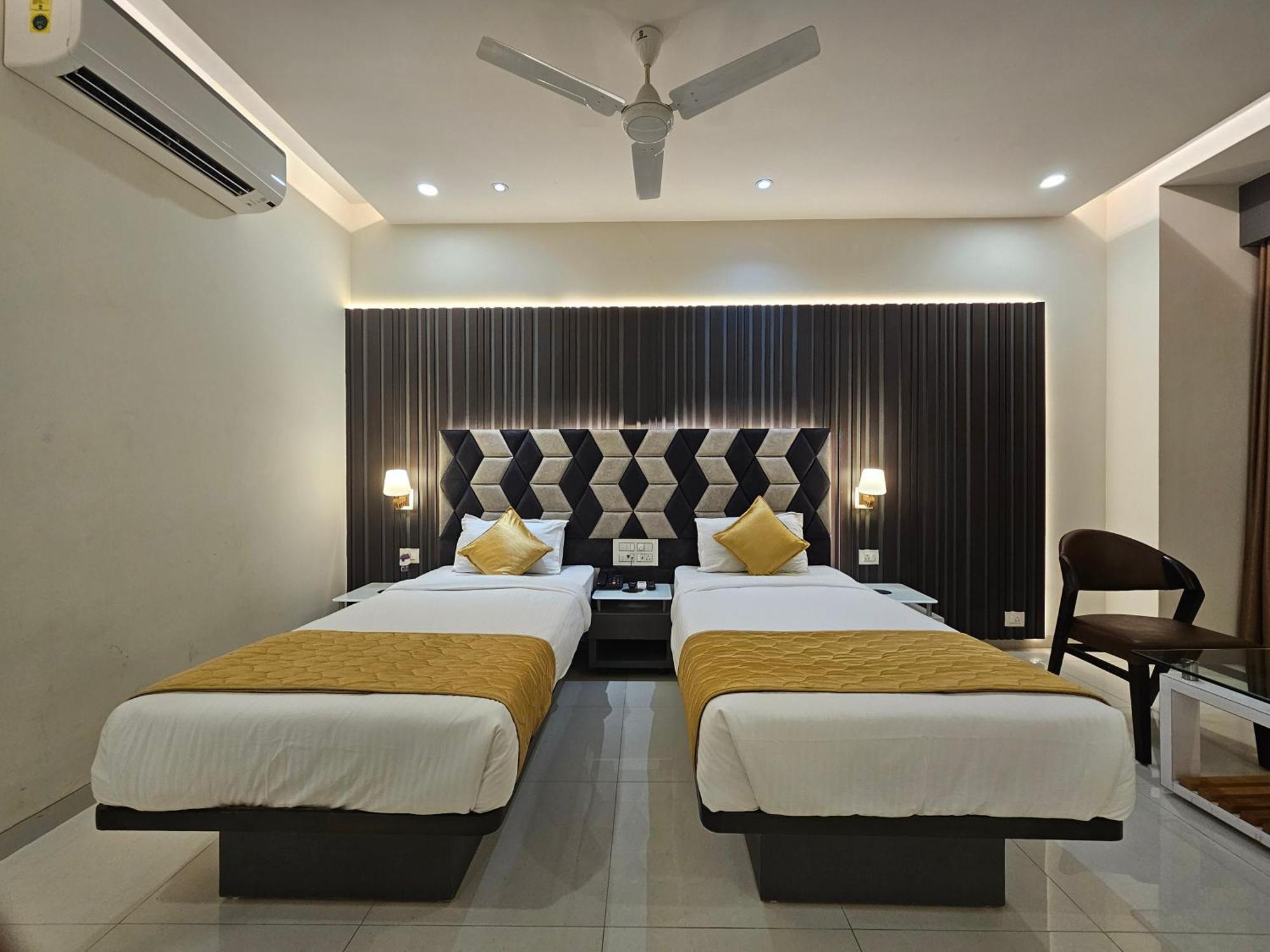 Hotel Grand Darshan Vadodara Exterior photo