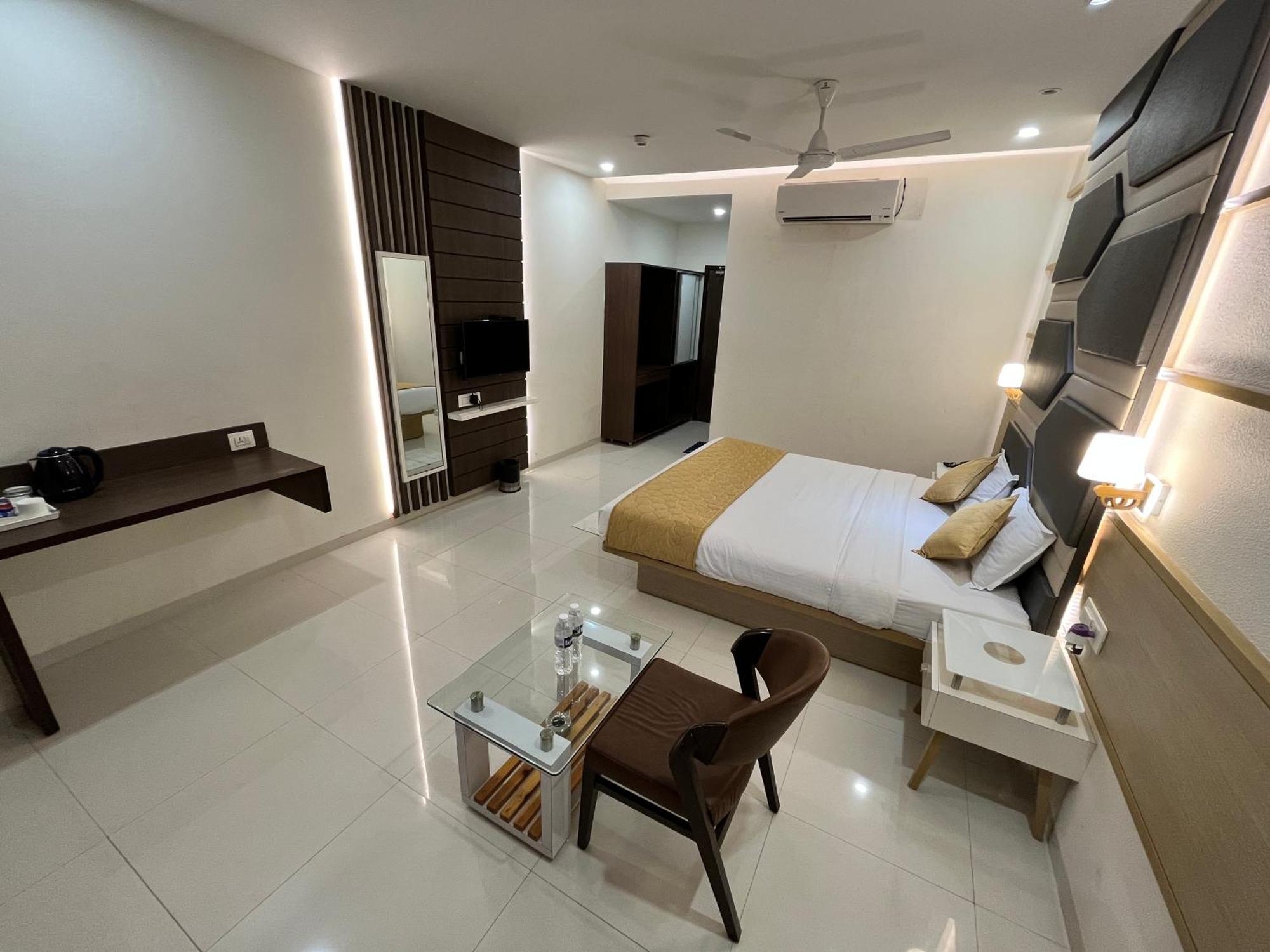 Hotel Grand Darshan Vadodara Exterior photo