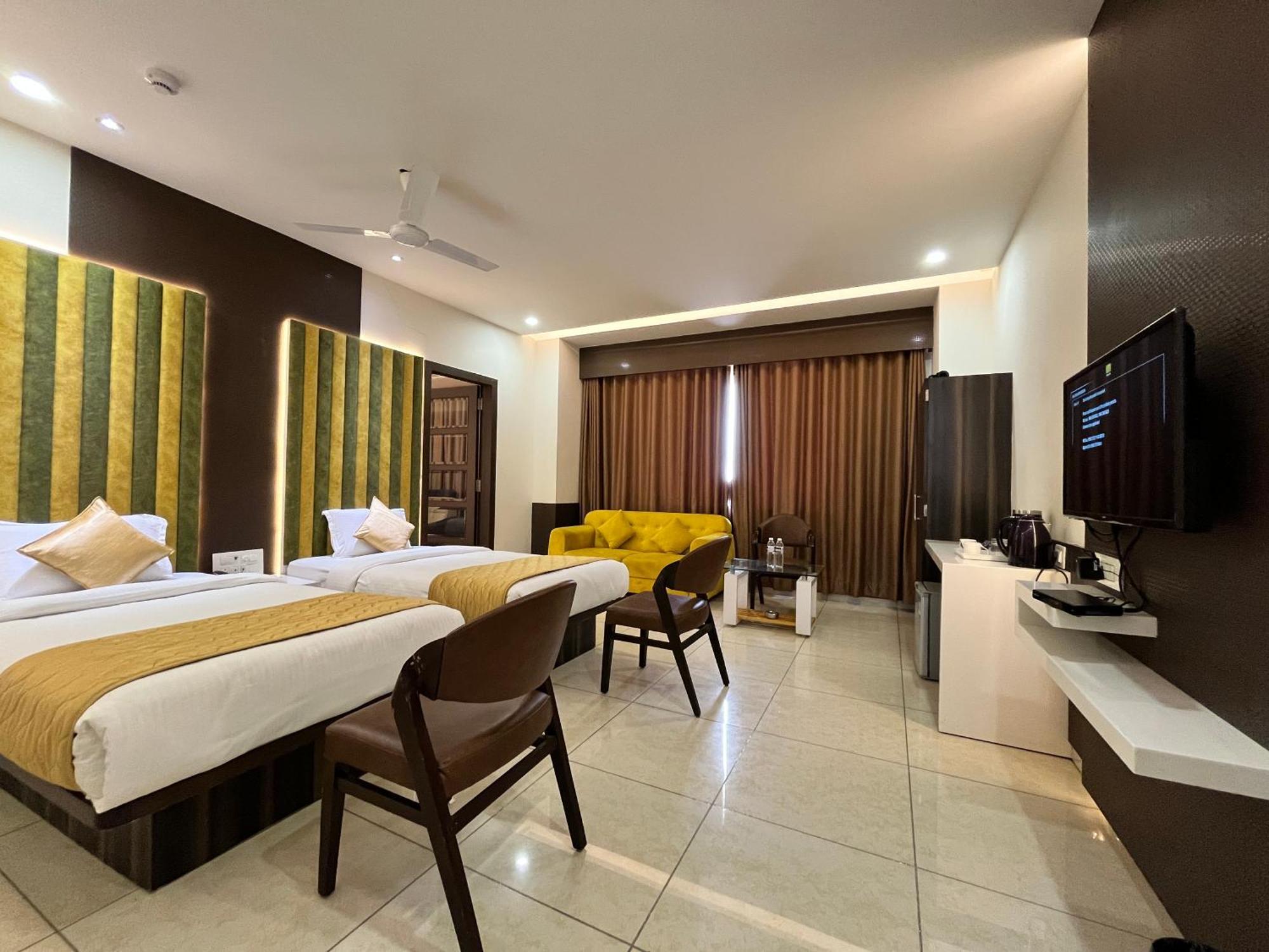 Hotel Grand Darshan Vadodara Exterior photo