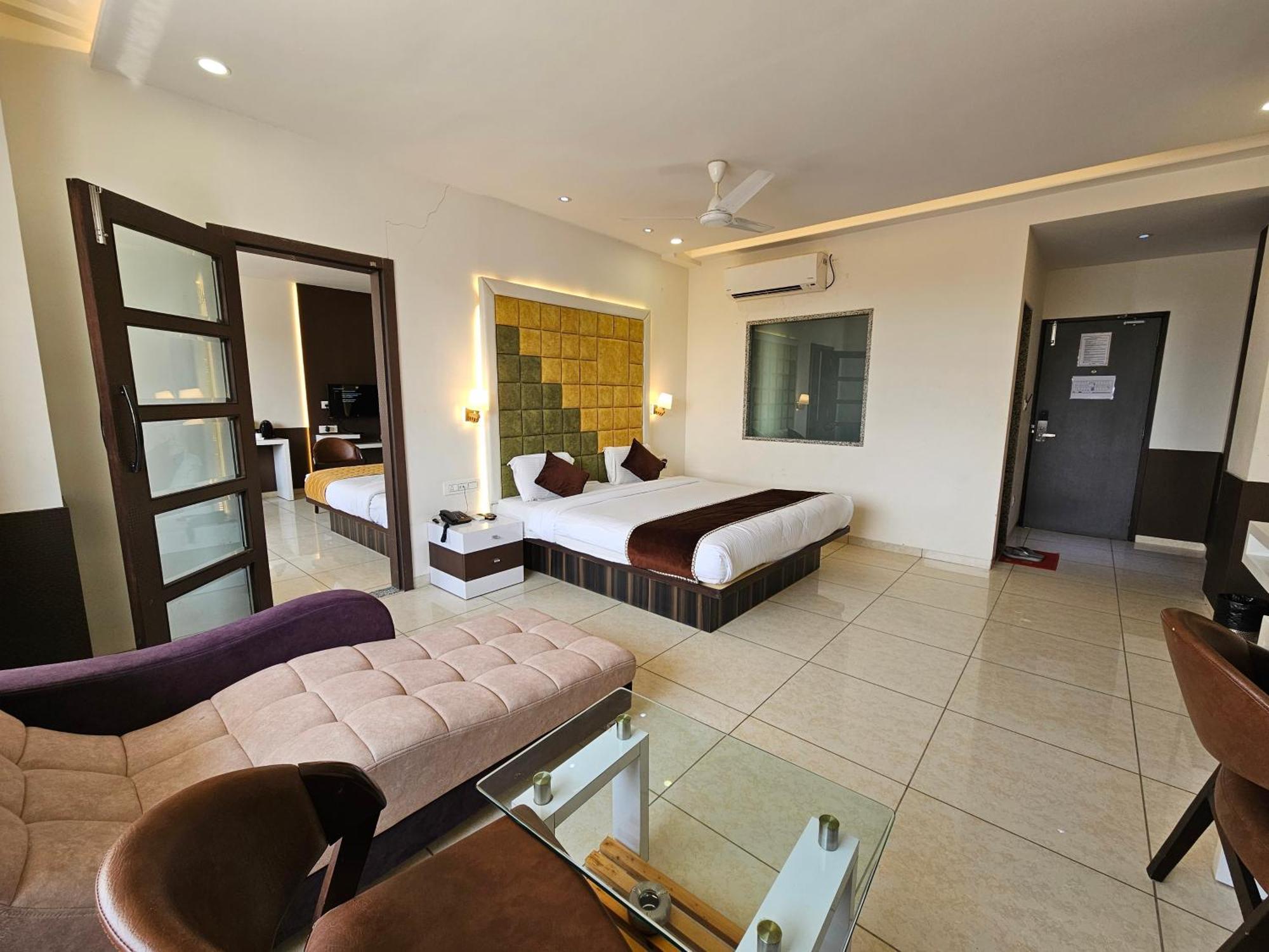 Hotel Grand Darshan Vadodara Exterior photo