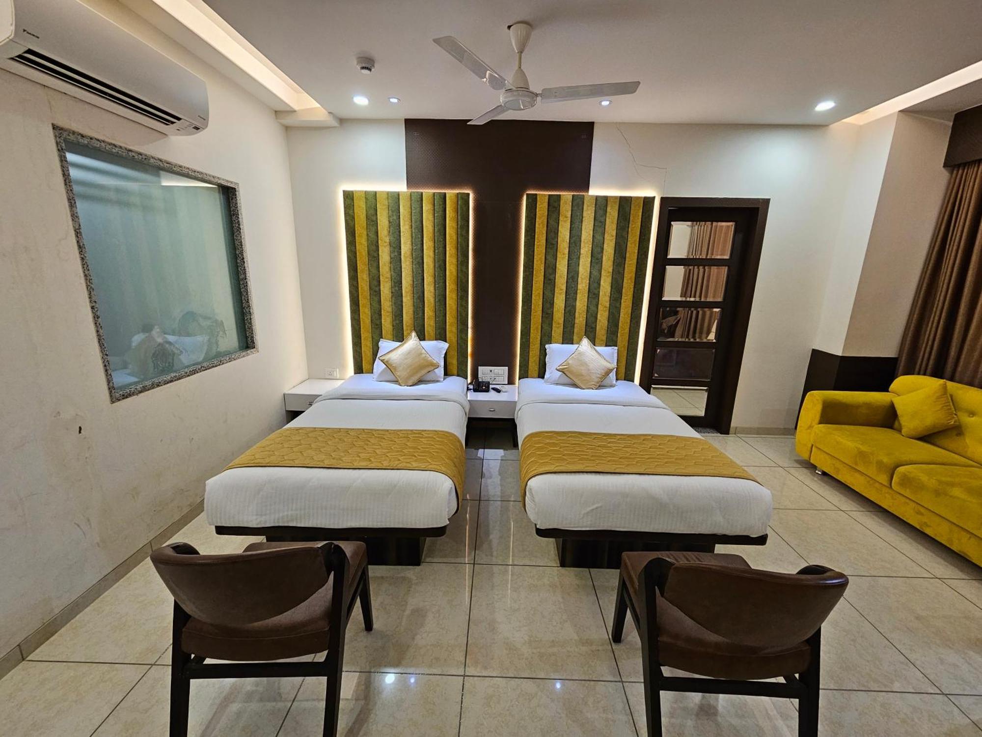 Hotel Grand Darshan Vadodara Exterior photo