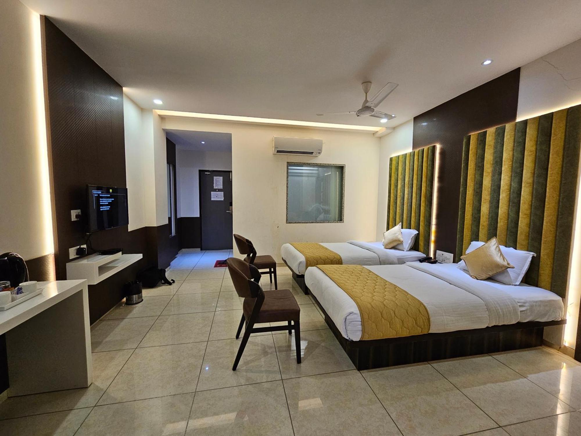 Hotel Grand Darshan Vadodara Exterior photo